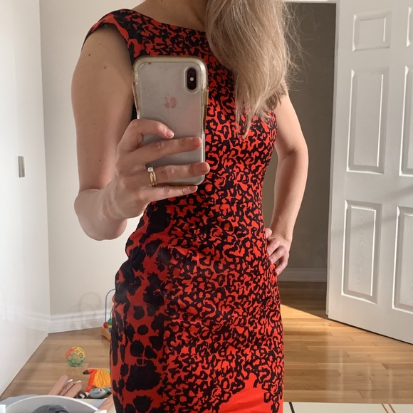 Like New Figure-Flattering FRENCH CONNECTION Animal Print Pencil Dress Size 4 - Picture 3 of 9